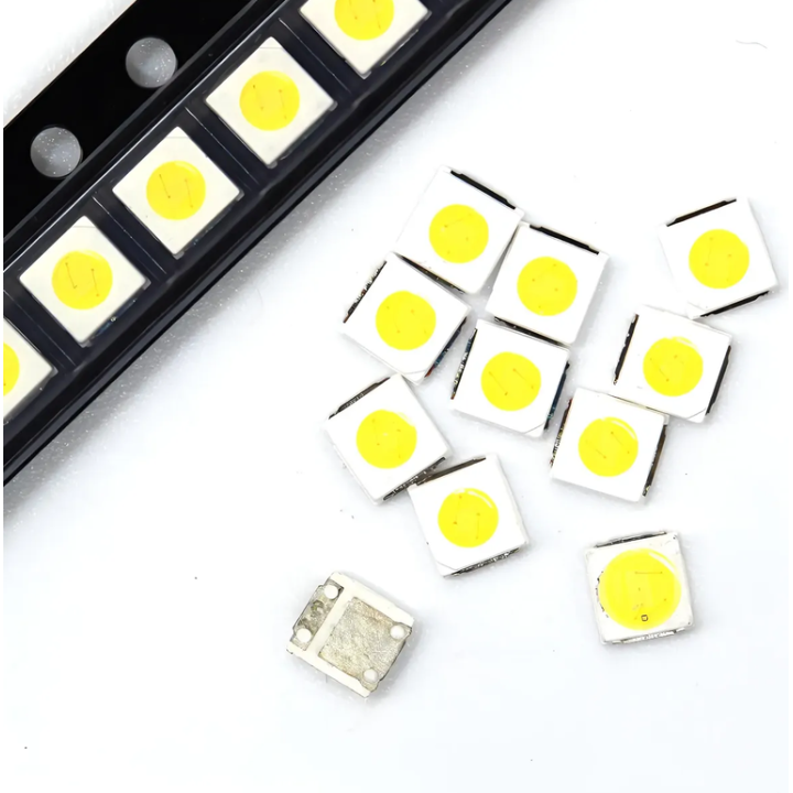 Detalle LED SMD 3030 3V 1W con ánodo fino